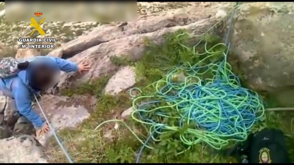 Rescate del Ereim de la Guardia Civil a una senderista atrapada.