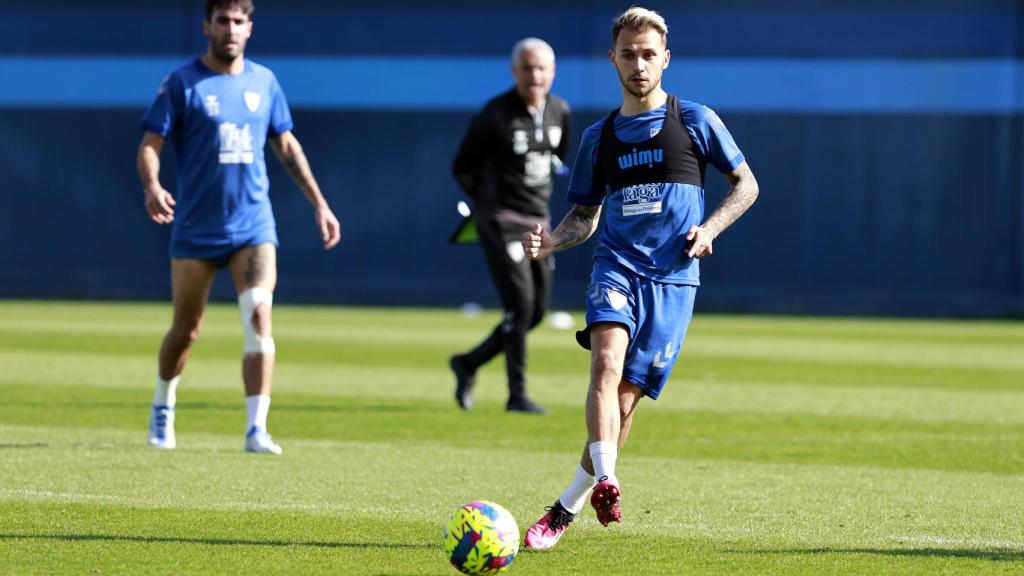 Fran Villalba durante un entrenamiento con el Málaga CF