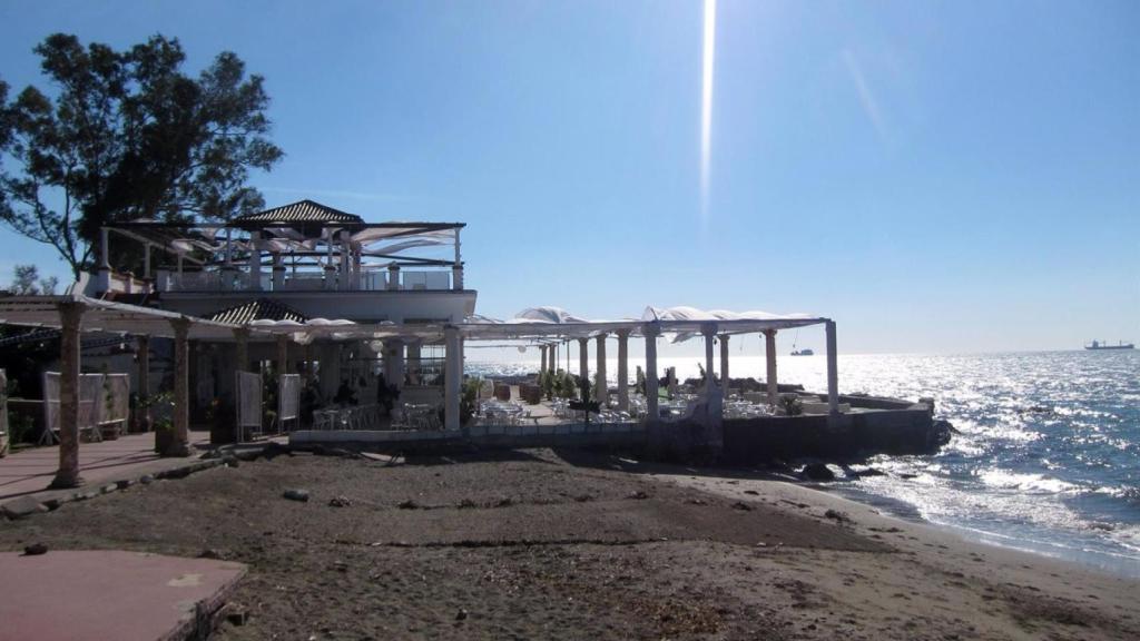 Vista del restaurante de los Baños del Carmen. uno de los lugares más emblemáticos de Málaga.