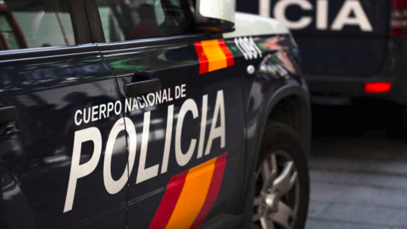 Un hombre muere tras ser apuñalado a plena luz del día en un barrio de Sevilla