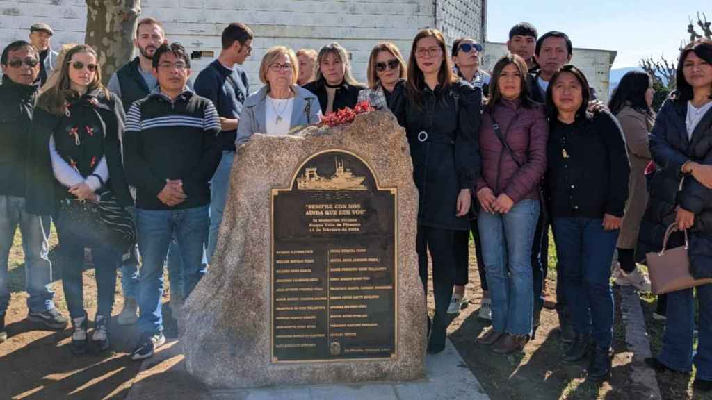 Familiares homenajean a las víctimas del ‘Villa de Pitanxo’ en Moaña.