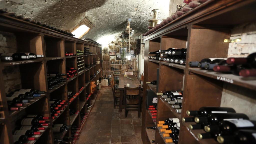 La cueva-bodega de Venta de Aires.