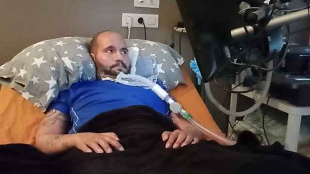 Jordi Sabaté, enfermo de ELA, durante la emisión de su vídeo