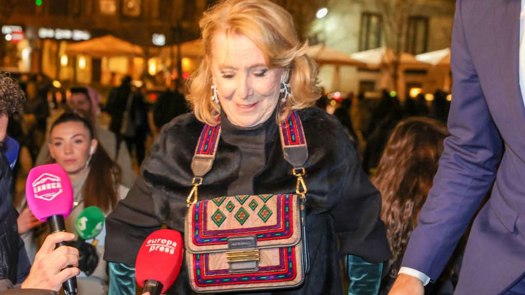 Esperanza Aguirre, a su llegada al Teatro Real de Madrid para celebrar el cumpleaños de Aznar.