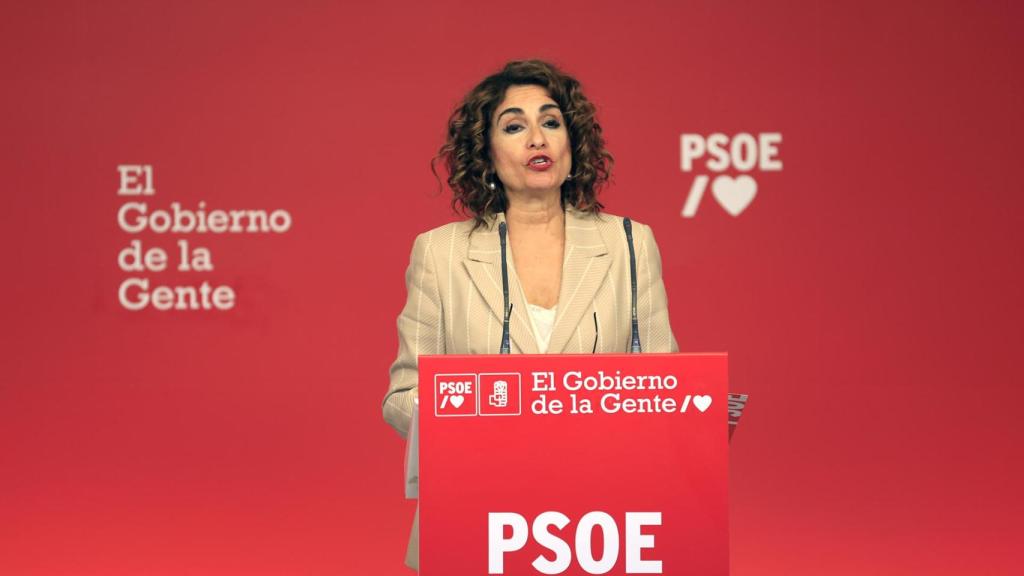 La vicesecretaria general del PSOE y ministra de Hacienda, María Jesús Montero, en la sede de Ferraz.