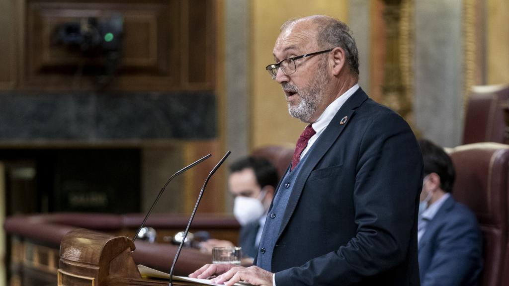 Juan Bernardo Fuentes, exdiputado del PSOE, durante un pleno en el Congreso.