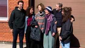 Ana Baneira junto a su familia, tras su llegada a Galicia.