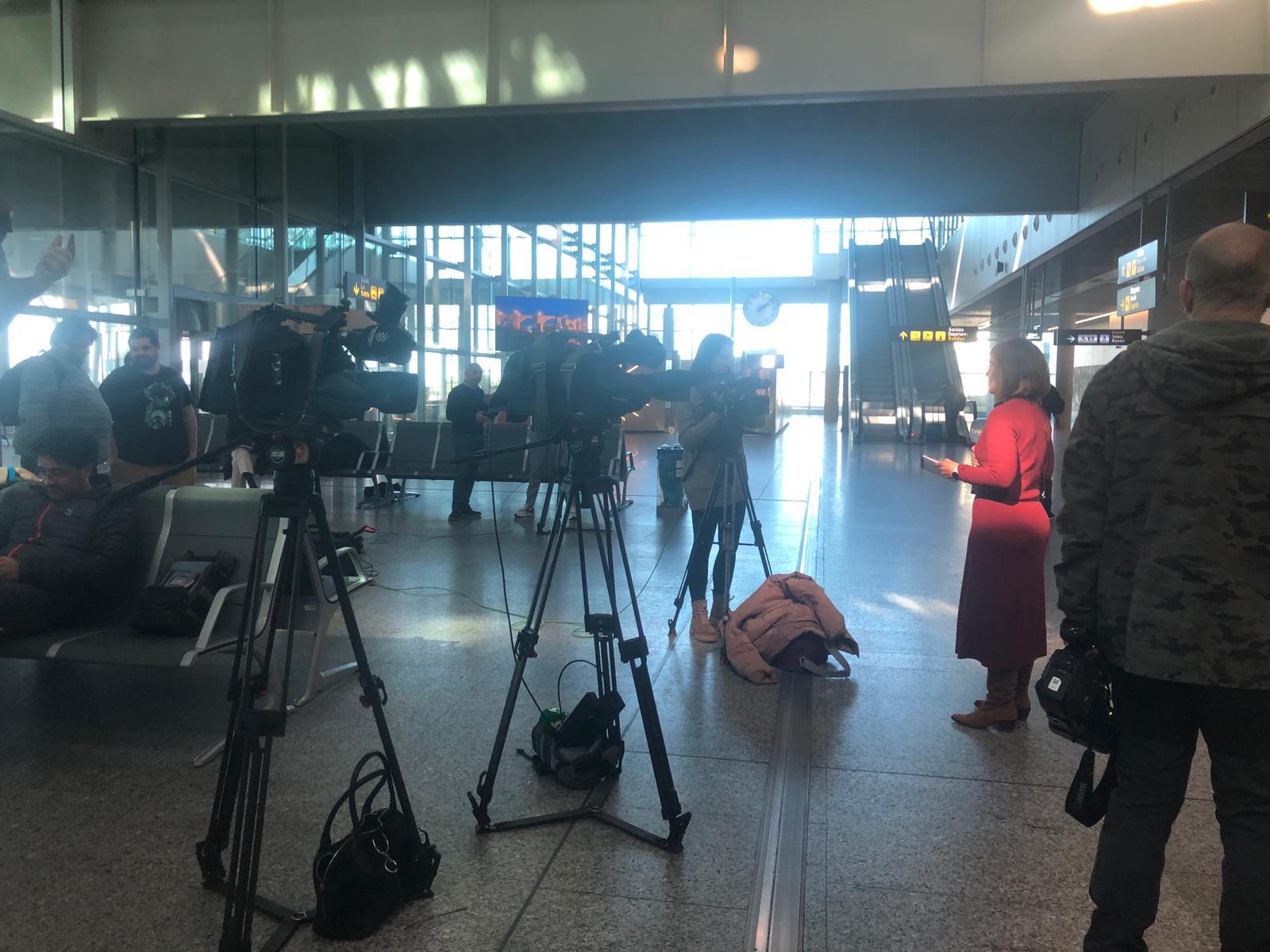 Medios de comunicación, este mediodía en el aeropuerto de Santiago