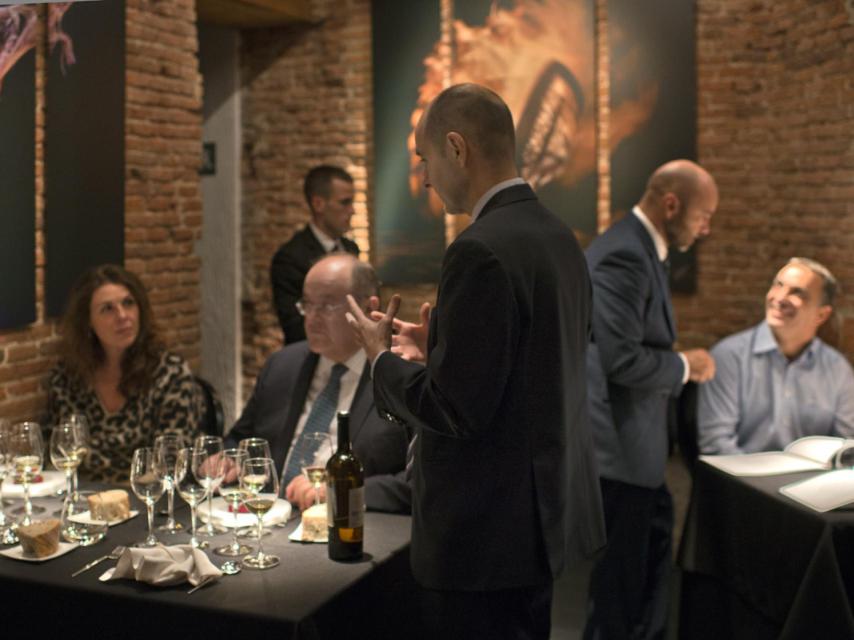 Juanma del Rey creando emociones en el espacio gastronómico