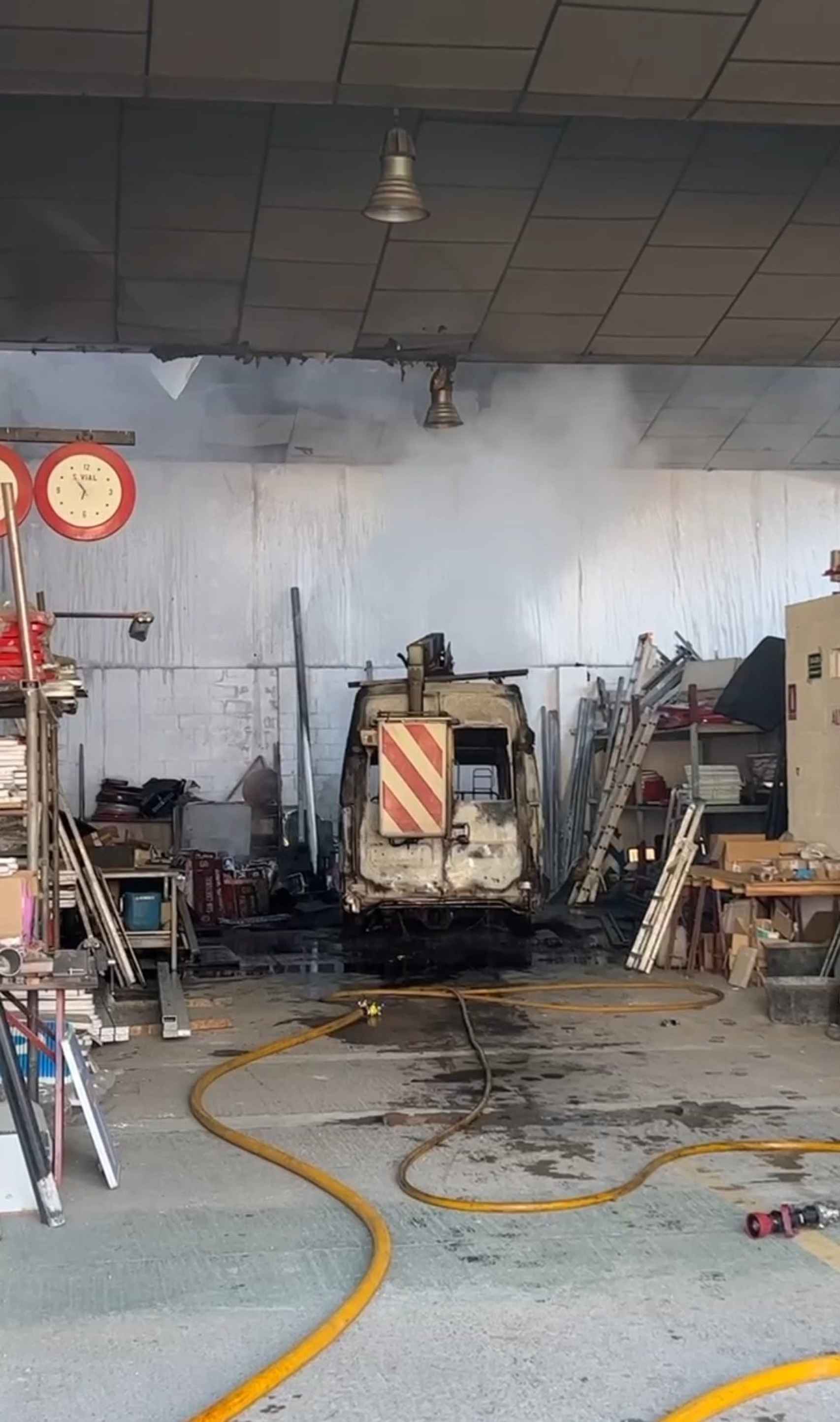 Incendio sofocado en los almacenes municipales del Ayuntamiento de León