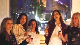 La DOP Vinos de Alicante destaca la mayor presencia de mujeres en el sector y el cambio que aportan. En la imagen un reciente encuentro en la sede.