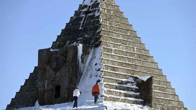 Imagen de la Pirámide de los Italianos, en Burgos.