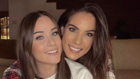La presentadora Alicia Senovilla junto a su hija mayor, Candela, en una imagen de sus redes sociales.