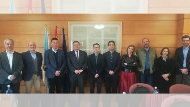 Reunión de representantes de la UDC y Huawei.