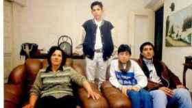 La familia Anglés tras el crimen cometido por Antonio en 1993.
