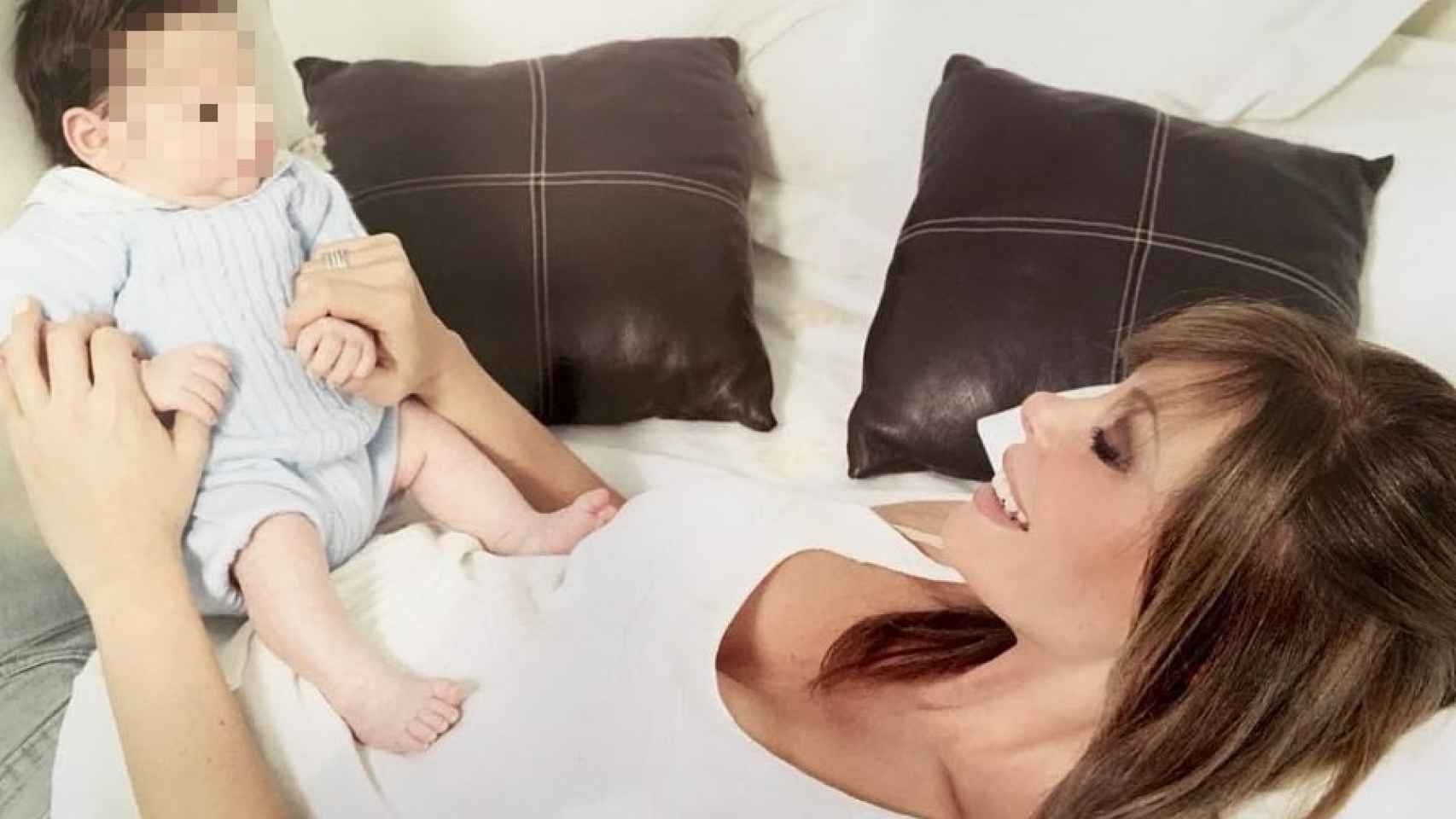 La actriz, con su hijo en una foto de Instagram.