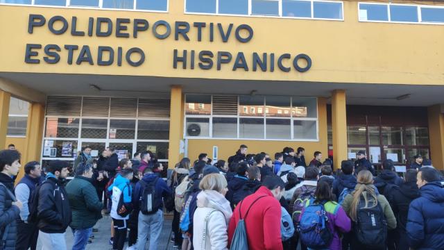 Imagen del polideportivo Estadio Hispánico de León donde están teniendo lugar las pruebas físicas de la oposición para Policía Nacional