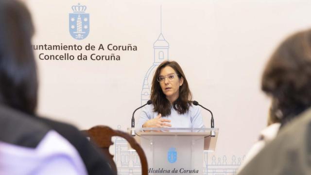 La alcaldesa de A Coruña, Inés Rey, en urueda de prensa.