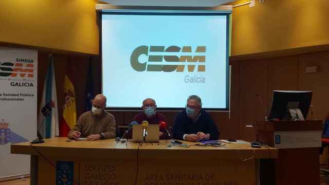 El presidente de CESM Galicia, Ramón Barreiro, el secretario general, Enrique Marra-López, y el delegado de CESM en Pontevedra, Enrique Fernández Carrera-Soler.