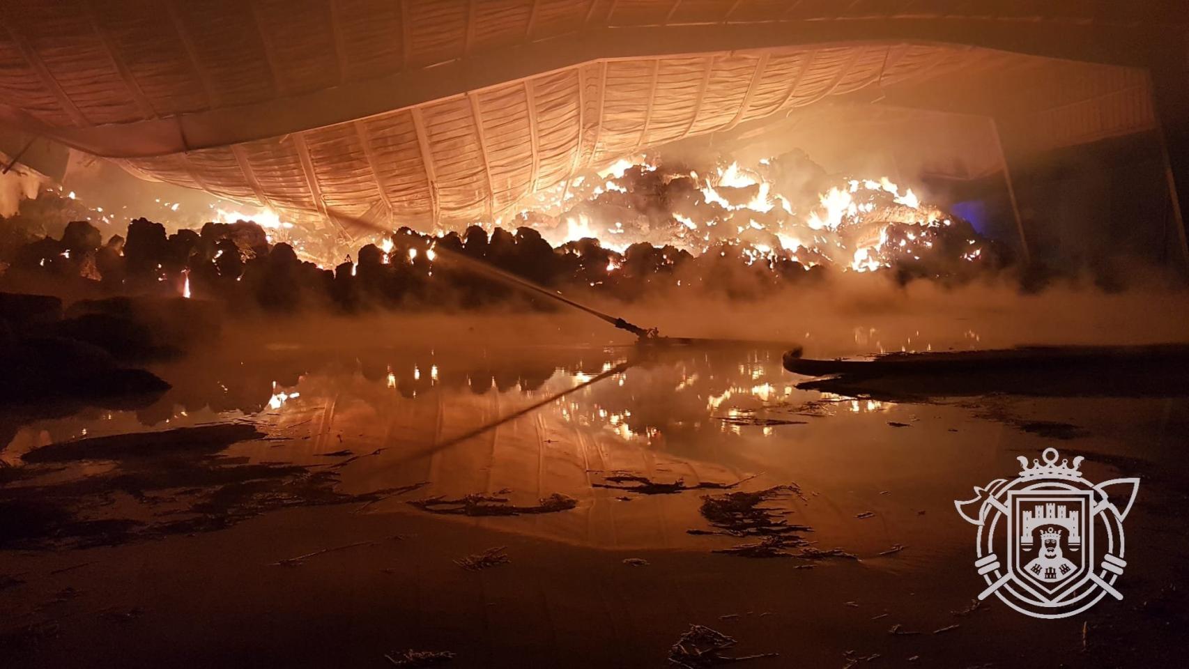 Incendio de la fábrica de Molifibra, en Burgos.