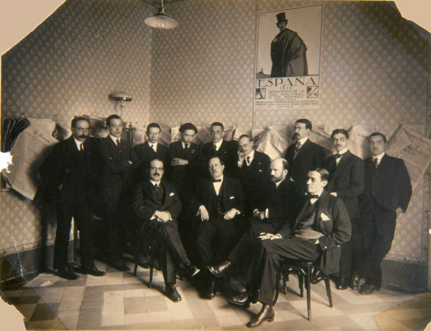 José Ortega y Gasset con la redacción de 'España'. Madrid, 1915. Foto: Biblioteca Fundación Ortega-Marañón
