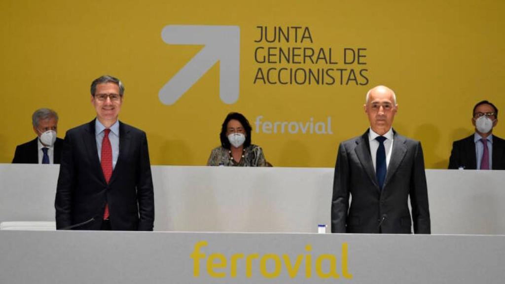 La junta general de accionistas de Ferrovial. A la derecha, Rafael del Pino.