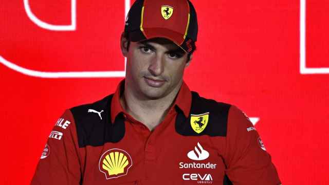 Carlos Sainz Jr., en rueda de prensa con Ferrari en 2023