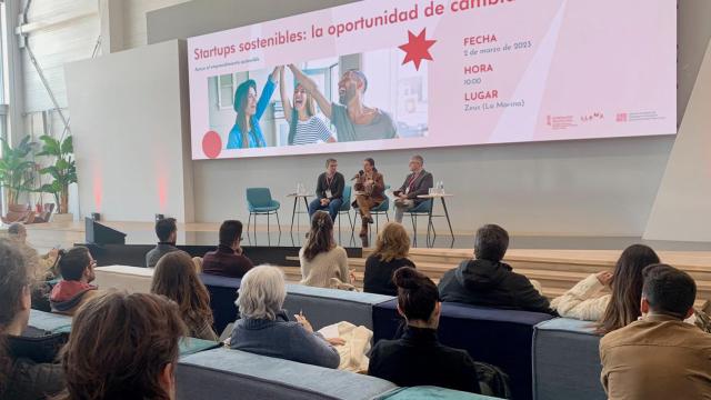 La apertura institucional del acto la ha realizado María Teresa García Muñoz, directora general de Emprendimiento y Cooperativismo de la Generalitat Valencia junto a Juan Pablo Torregrosa, coordinador del programa y Ramón Ferrandis, CEO de CEEI Valencia.