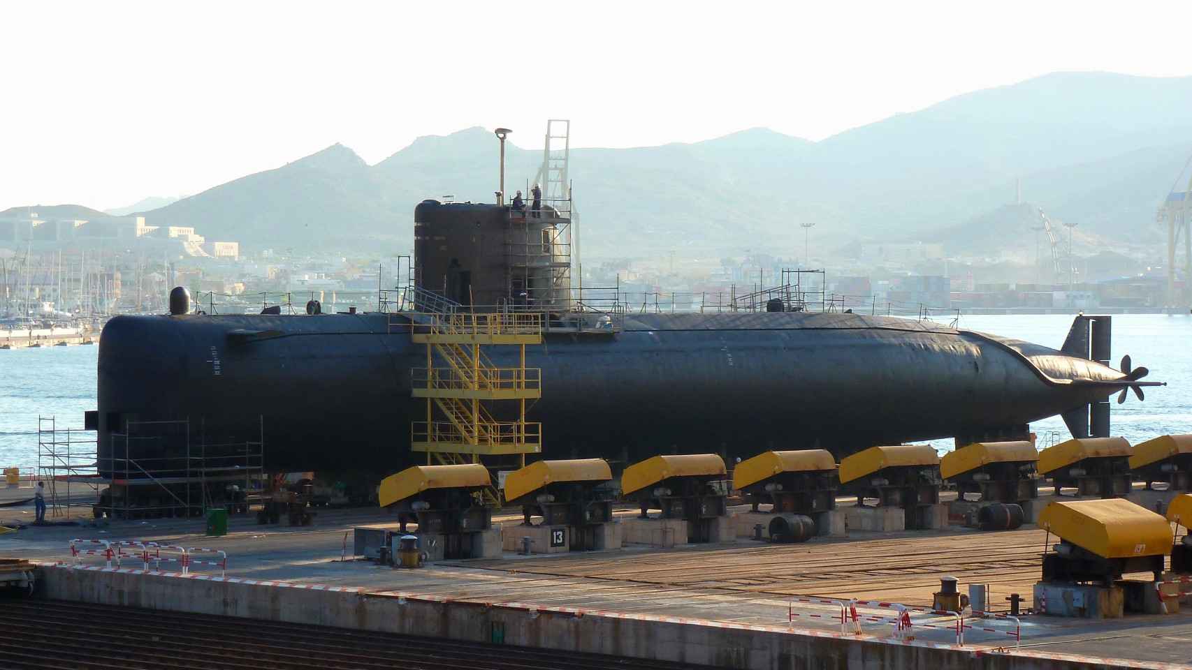 El submarino S-73 Mistral durante su gran carena en 2011