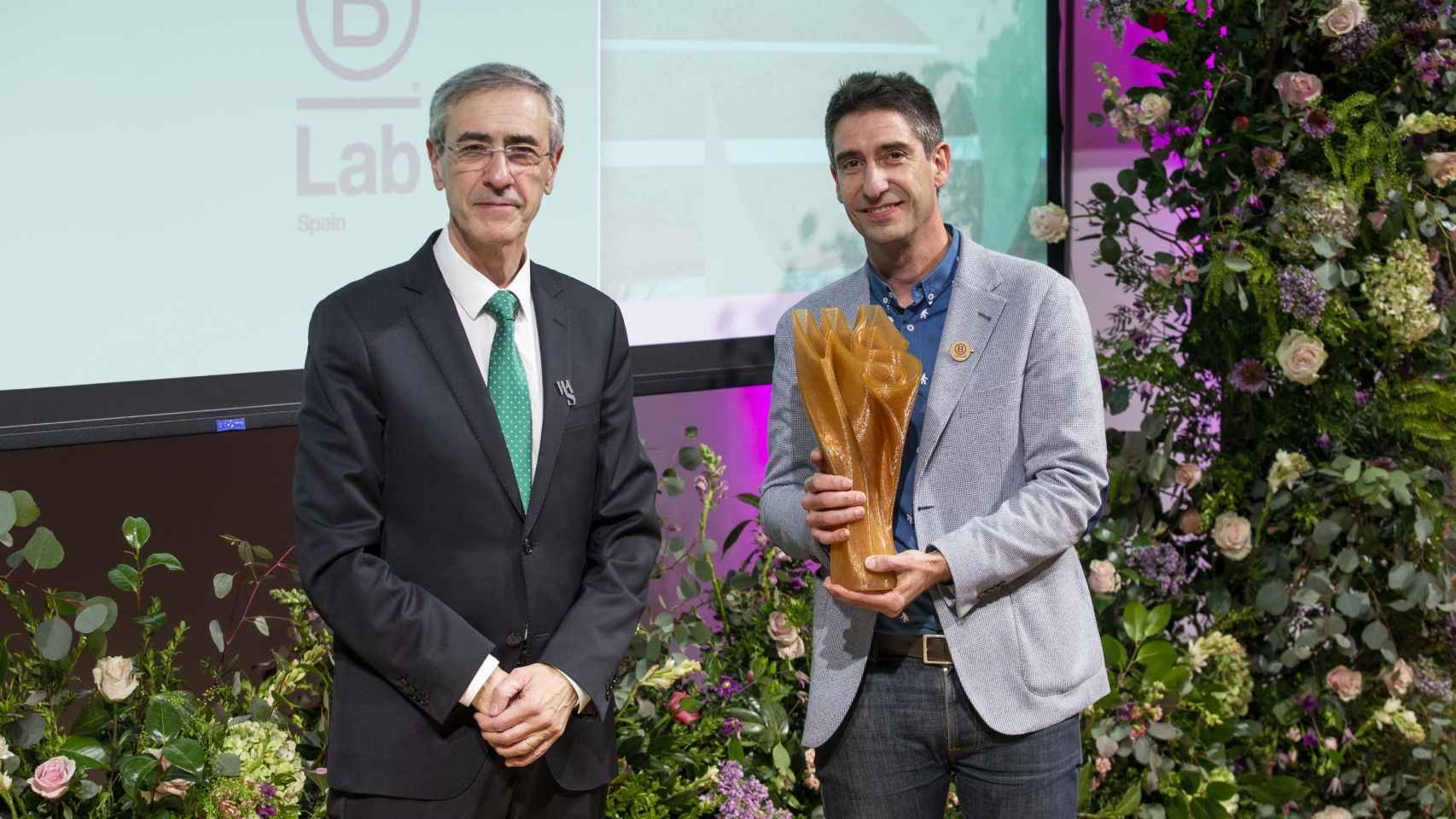 Entrega del premio InspirACCIÓN en la categoría de Empresa y Economía a B-Lab Spain