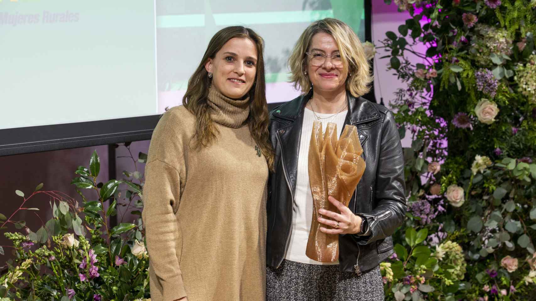 Entrega del premio inspirACCIÓN en la categoría de Territorio a la Federación de Asociaciones de Mujeres Rurales (Fademur)