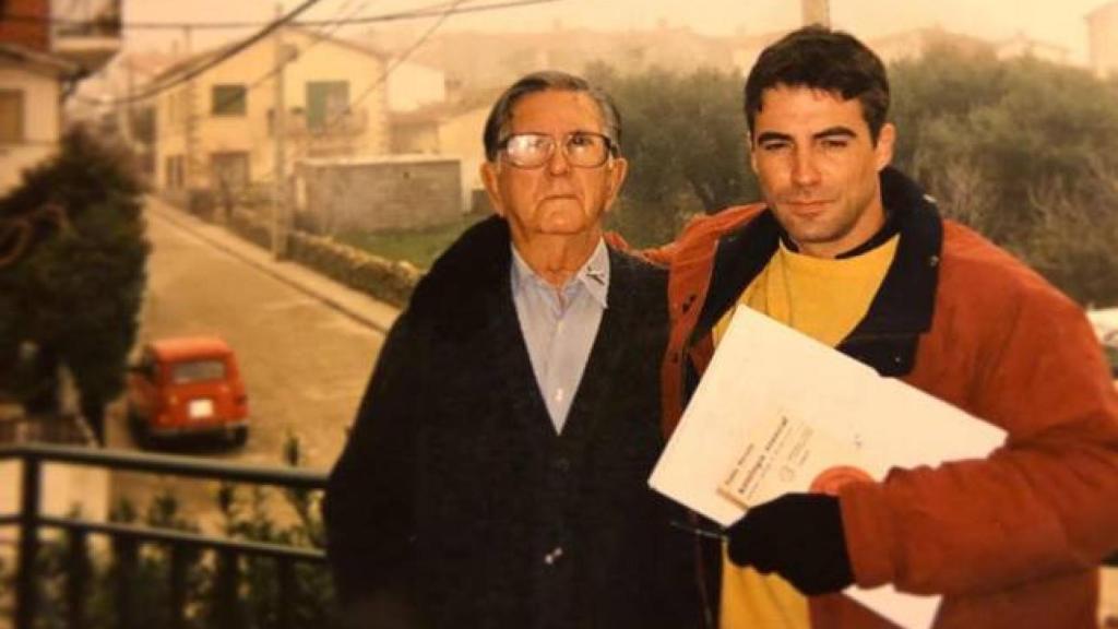 David Cantero: "Conocí a mi padre por primera vez con 5 años: era aviador y  tenía otra mujer y otra familia"