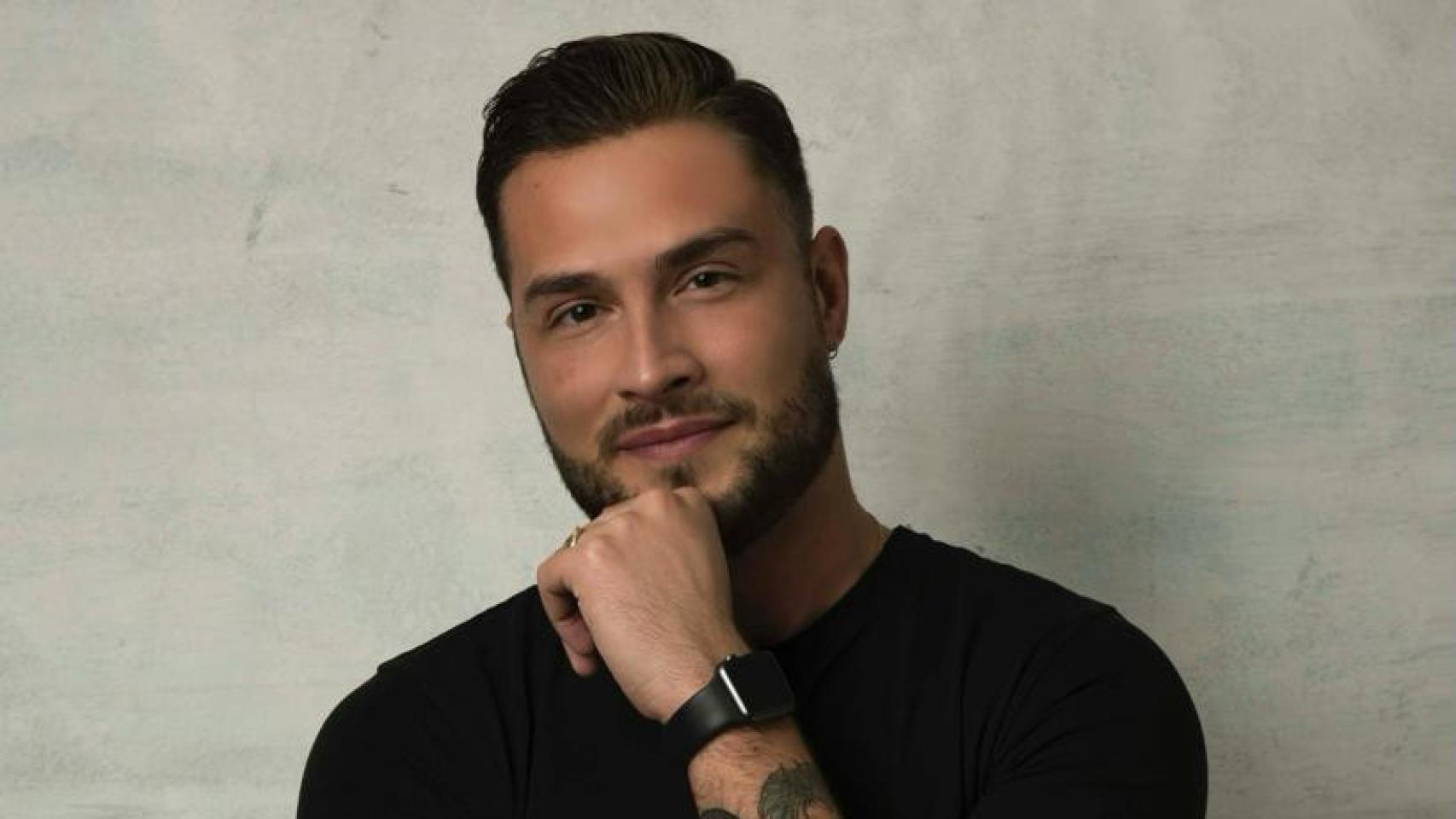 Ángel Marta, maquillador de La Voz y los premios Goya