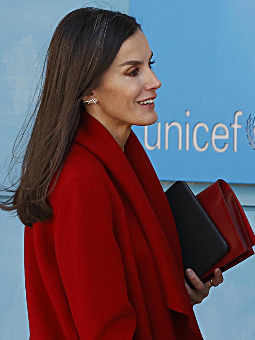 Letizia ha llevado los pendientes de dobles daga de Gold&Roses.