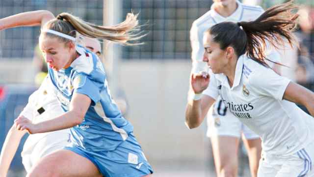 Un lance del encuentro entre el Real Madrid Femenino y el Alhama.