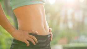 La grasa del vientre es una de las zonas más difíciles de adelgazar.