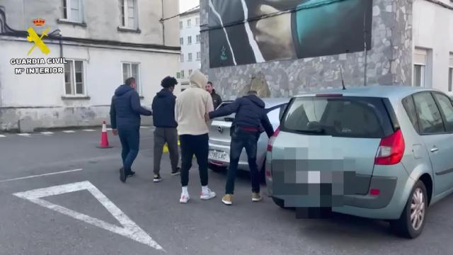 Detenidas cinco personas por realizar estafas bancarias en varios municipios de A Coruña