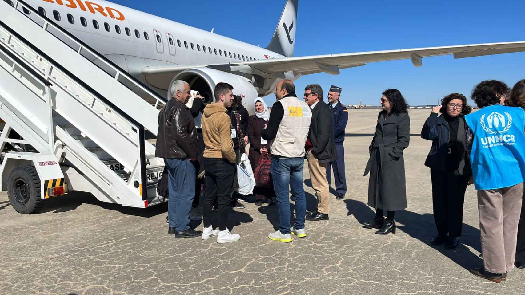 Llegada de los 89 refugiados al aeropuerto de Torrejón de Ardoz.