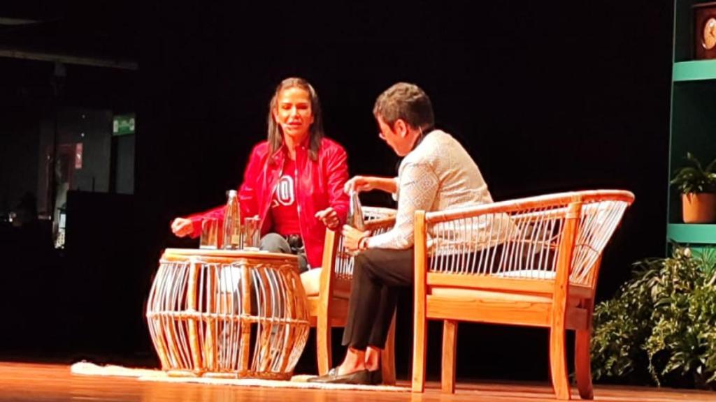 Lydia Cacho entrevistando a María Ressa.