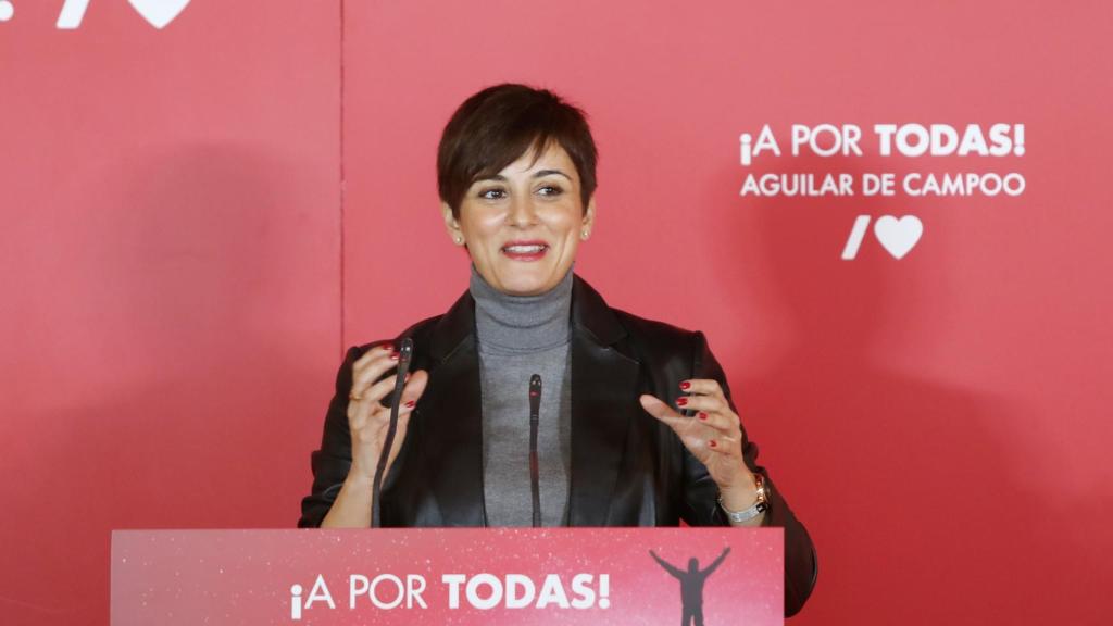 La ministra de Política Territorial y portavoz del Gobierno, Isabel Rodríguez, durante su intervención en Aguilar de Campoo, este domingo.