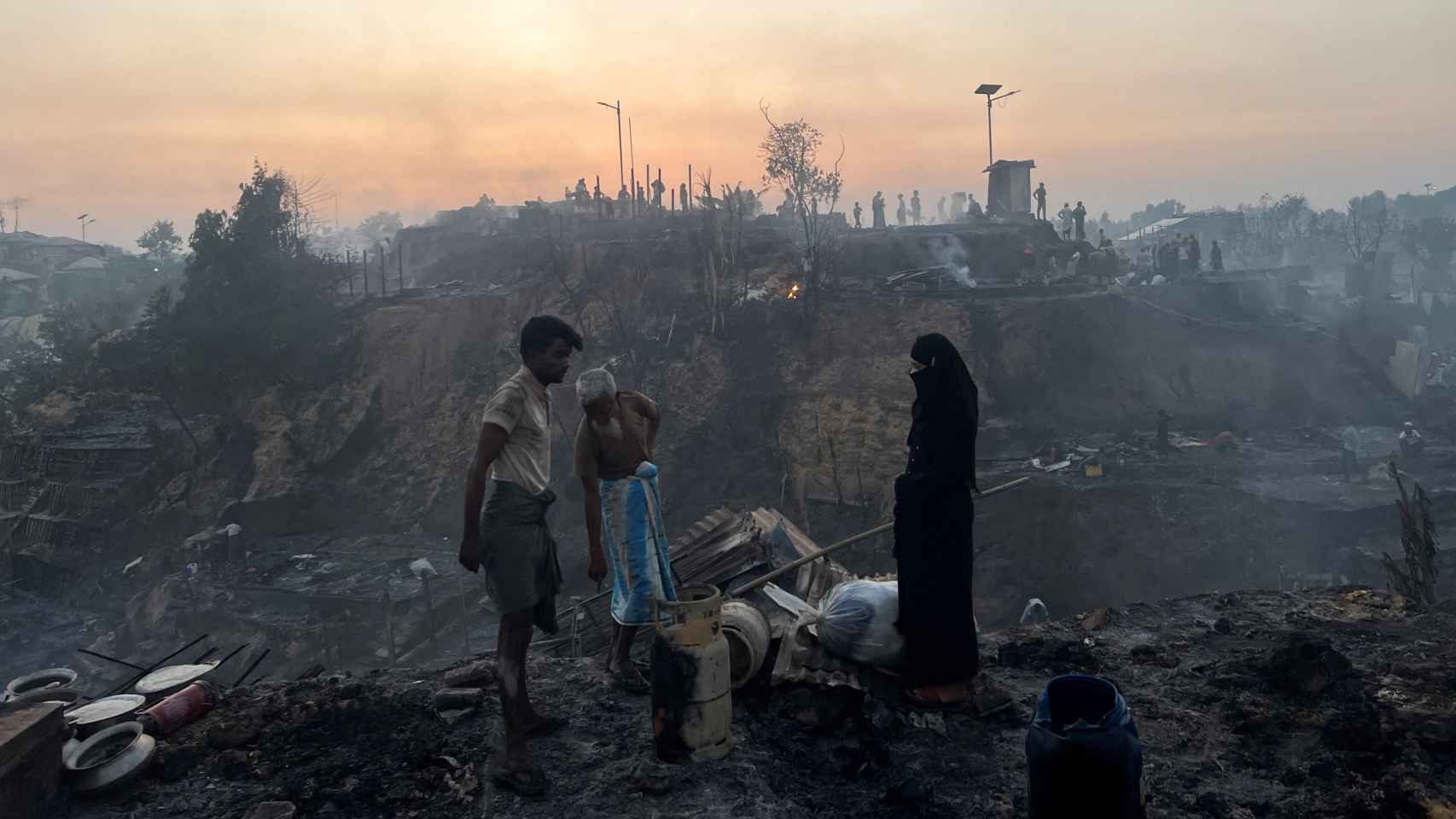 12.000 desplazados por un incendio en Cox's Bazar.
