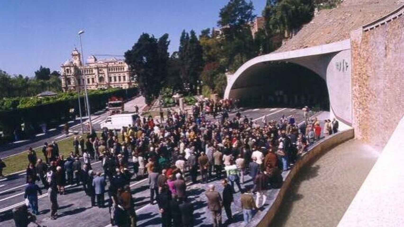 La inauguración del túnel de la Alcazaba en marzo de 1999