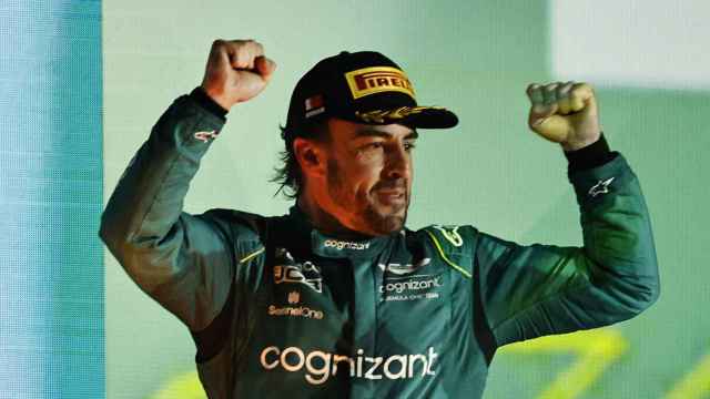 Fernando Alonso, tras acabar tercero en el Gran Premio de Bahrein de la F1 2023