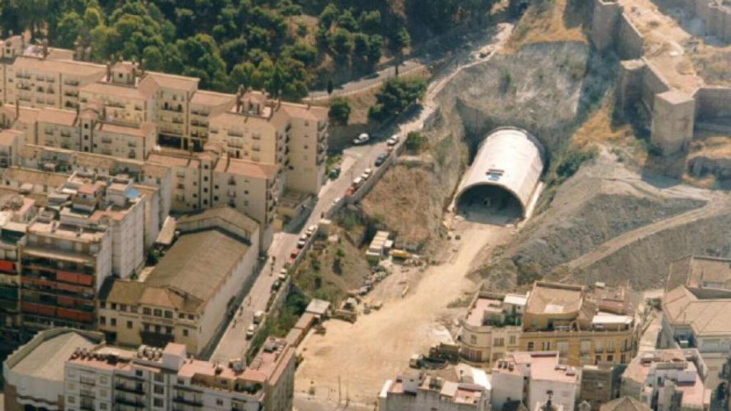 Las obras del túnel a finales del siglo pasado.