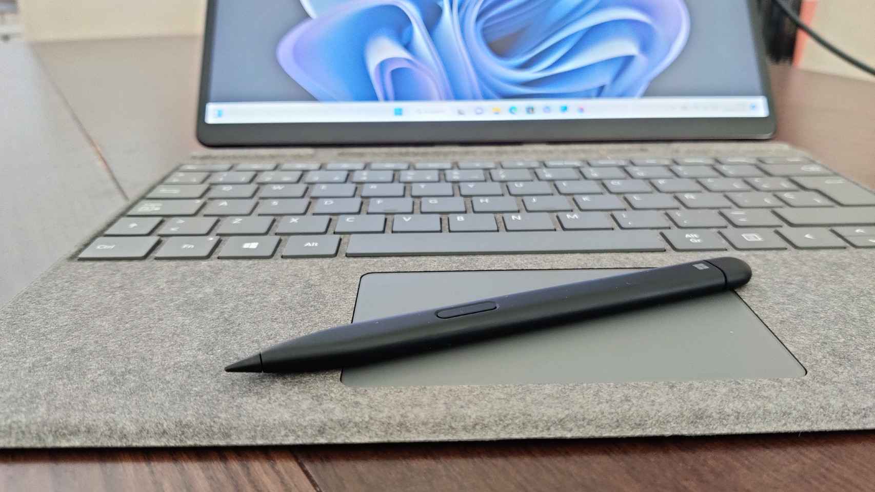 El teclado y el lápiz óptico, complementos imprescindibles de la Surface Pro 9