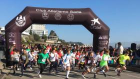La XII carrera solidaria Corre por una causa, celebrada hoy en A Coruña.