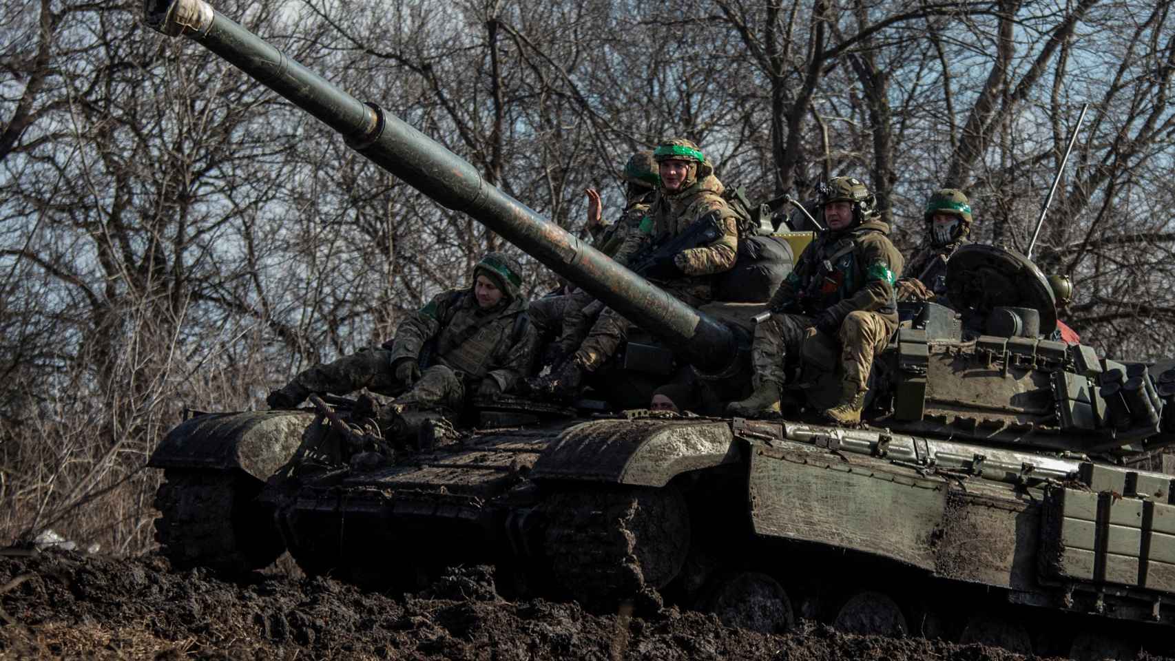 Soldados ucranianos en Bakhmut.