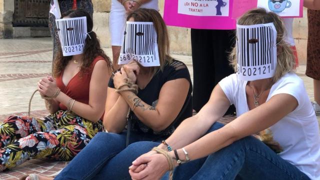 Un momento de una concentración contra la prostitución en Elche.