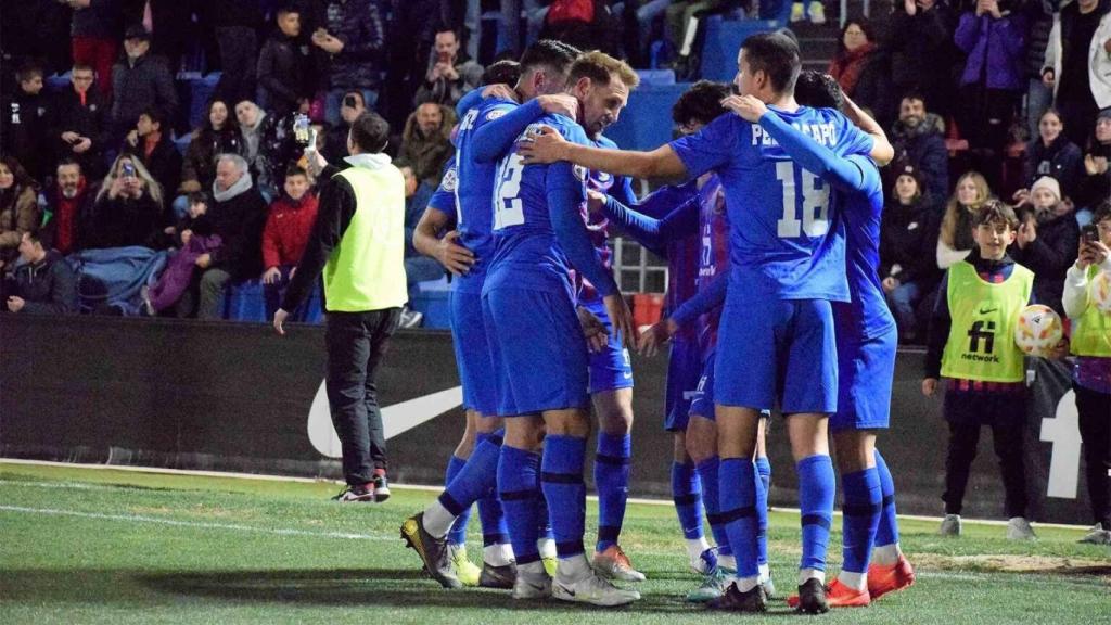 Celebración de los jugadores del Eldense, el pasado fin de semana.