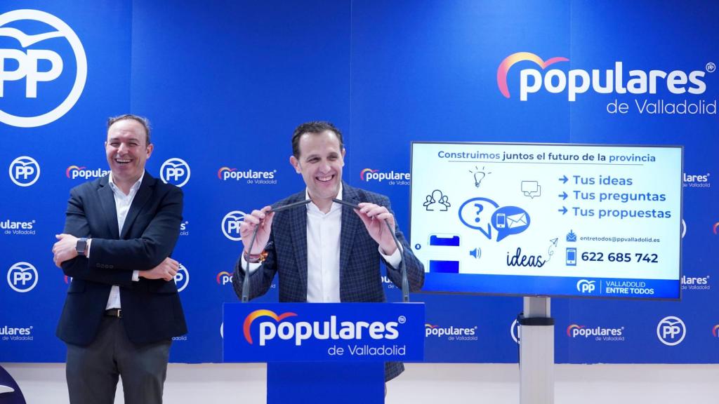 El presidente del PP de Valladolid, Conrado Íscar, durante su rueda de prensa de este lunes.